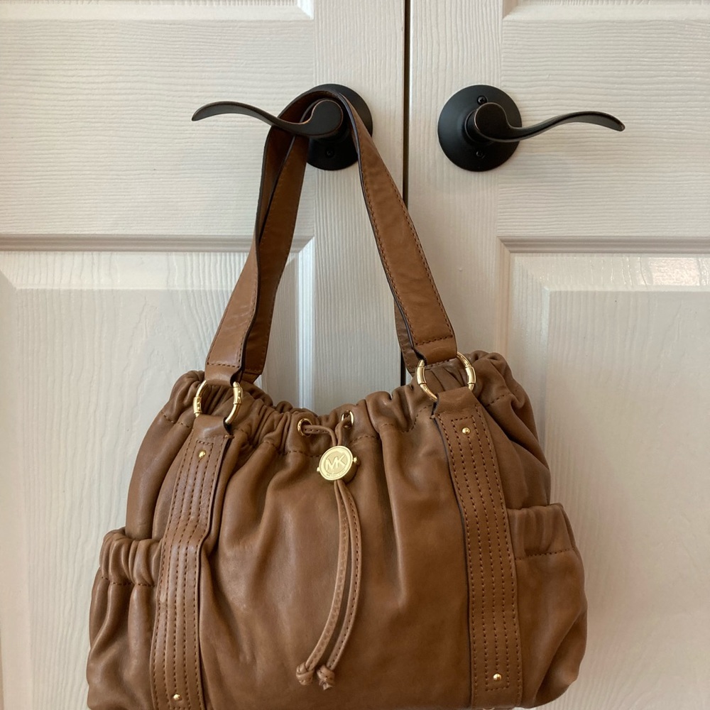 Michael Kors Leather purse. Walnut Color.
